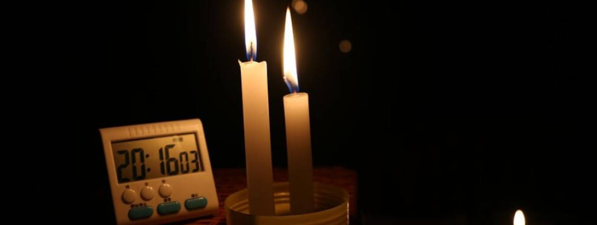 timer next to candlelight