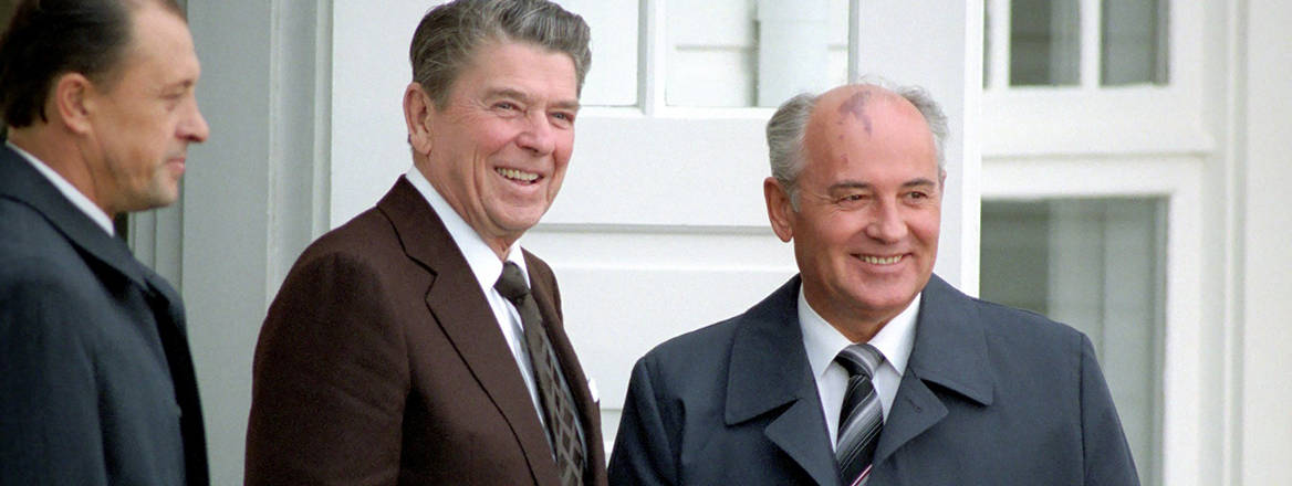 US President Ronald Reagan and Soviet General Secretary Mikhail Gorbachev at the Reykjavik Summit in 1986