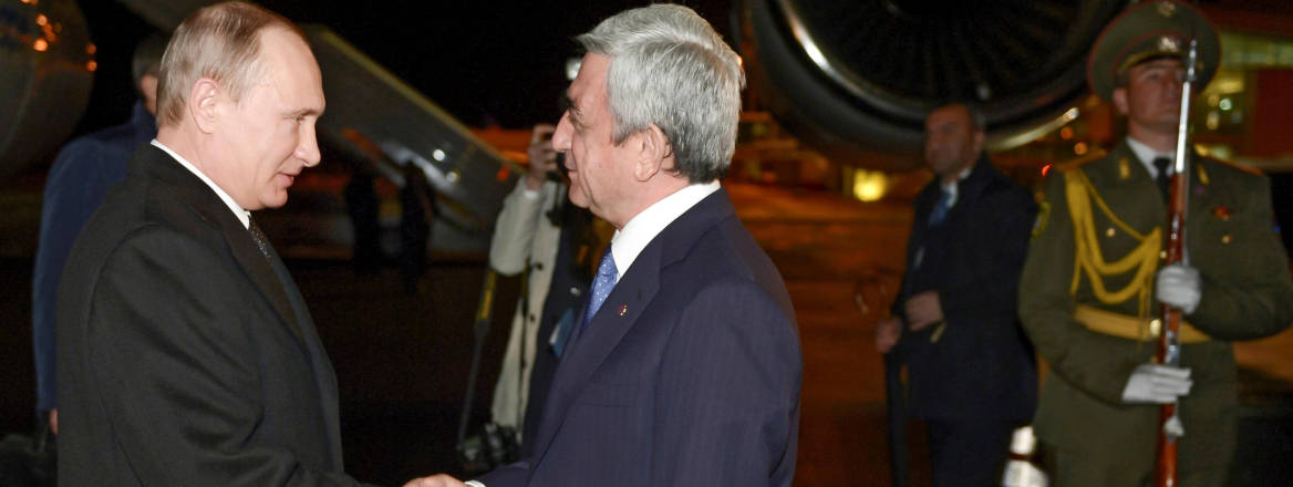 Serzh Sarkisian greets Vladimir Putin