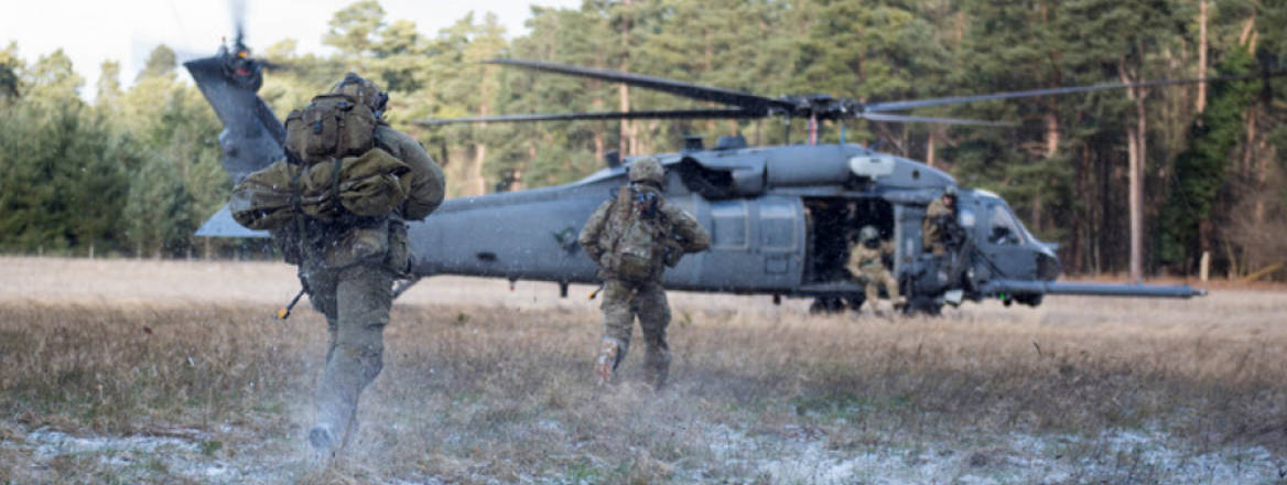 UK soldiers from helicopter