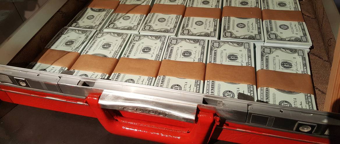 wood-trunk-money-art-rich-scale-model_copy.jpg