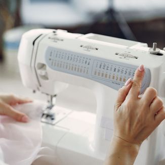 Electronic Sewing Machine