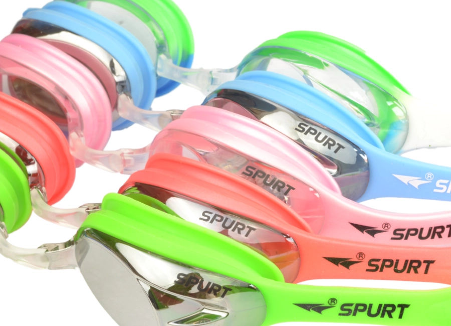 SELECTING THE RIGHT SWIM GOGGLES