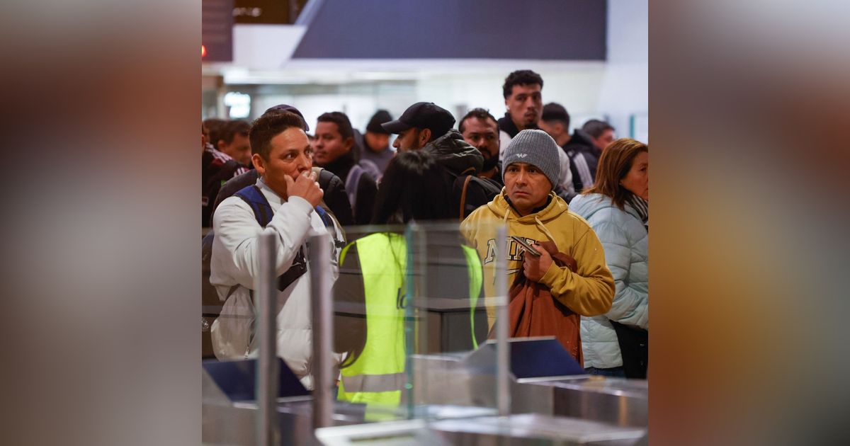 Las Noticias de La Mañana: Sigue el caos ferroviario, suspendida la red de Cercanías en Cataluña