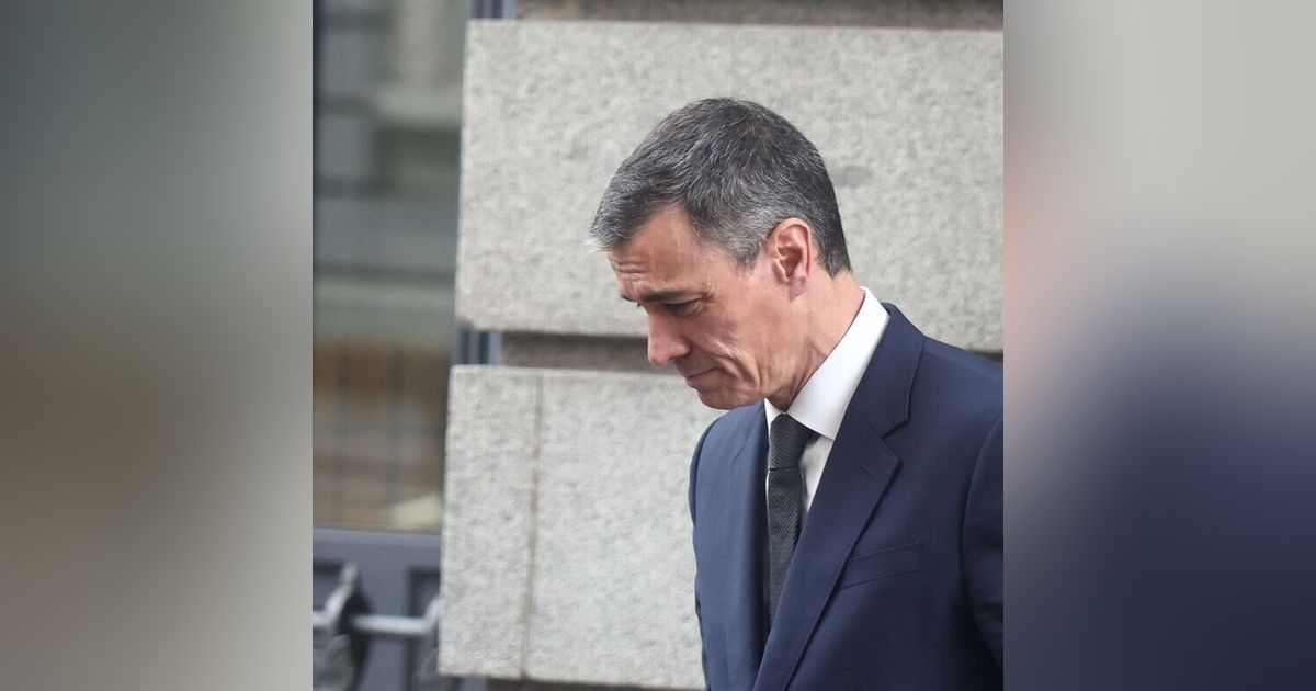 Tertulia de Federico: Sánchez arrastra a España a la irrelevancia