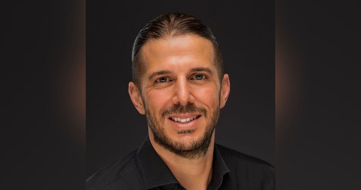 Mike Fata, Multiple 9 Figure exits, CEO of Fata & Associates, Best Selling Author, Founder to Mentor Podcast Host. mikefata.ca