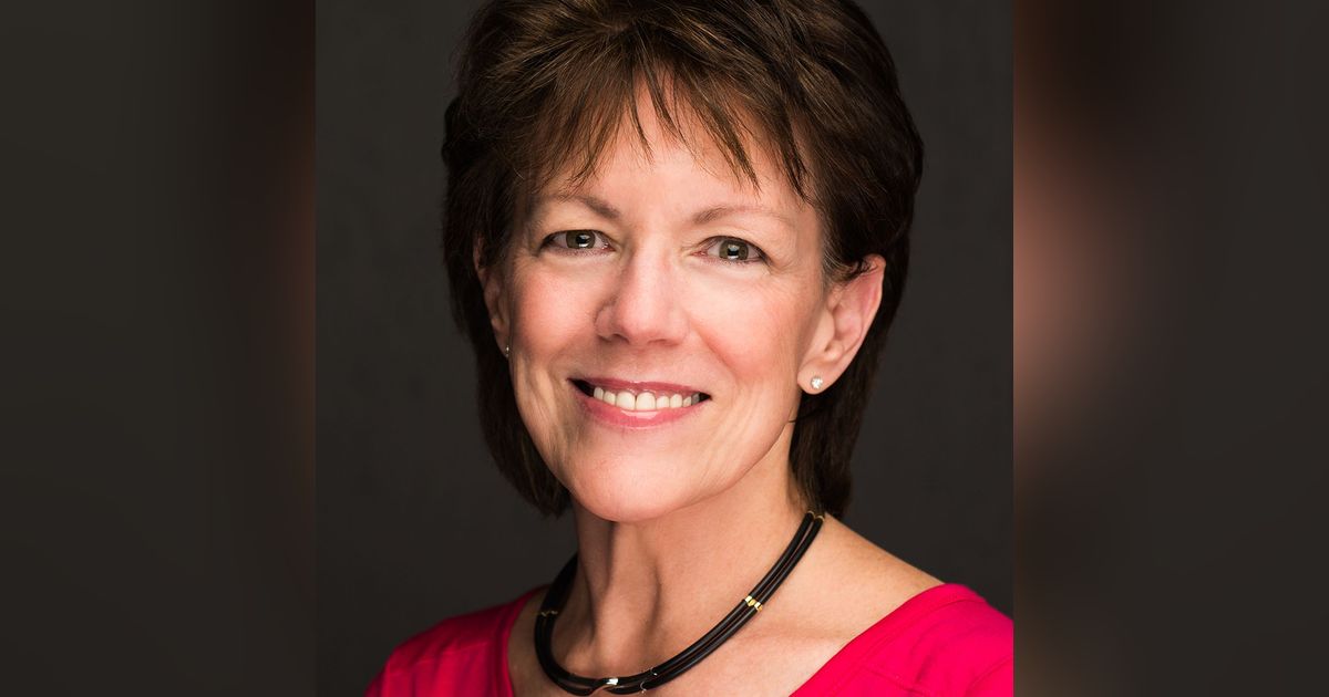 Susan Bennett of Apple iPhones voice of Siri is interviewed by David Cogan of Eliances