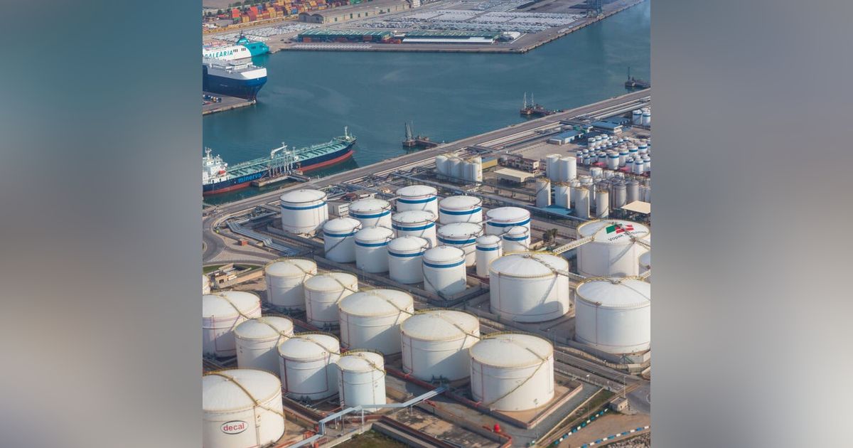 La Bolsa: El Ibex 35 cotiza plano mientras el petróleo se mantiene por encima de los 100 dólares