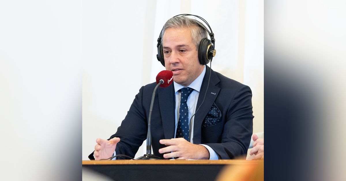 Jiménez Losantos entrevista a Marcos Cohen, fundador de Cumbre 8