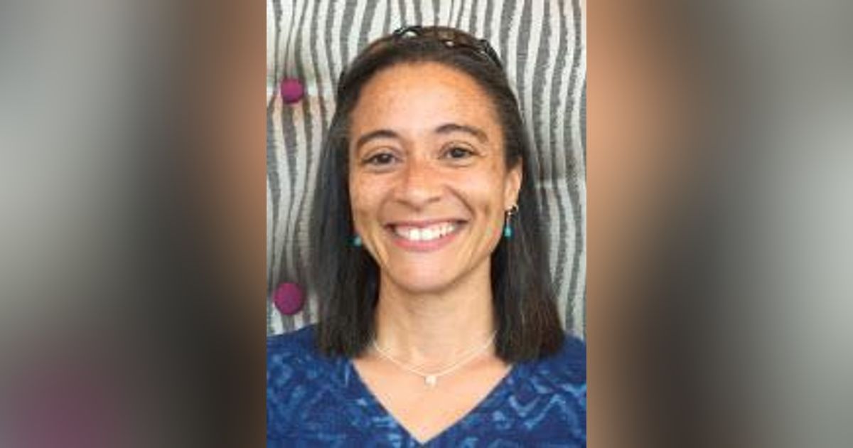 Episode #230: Holly Stuart