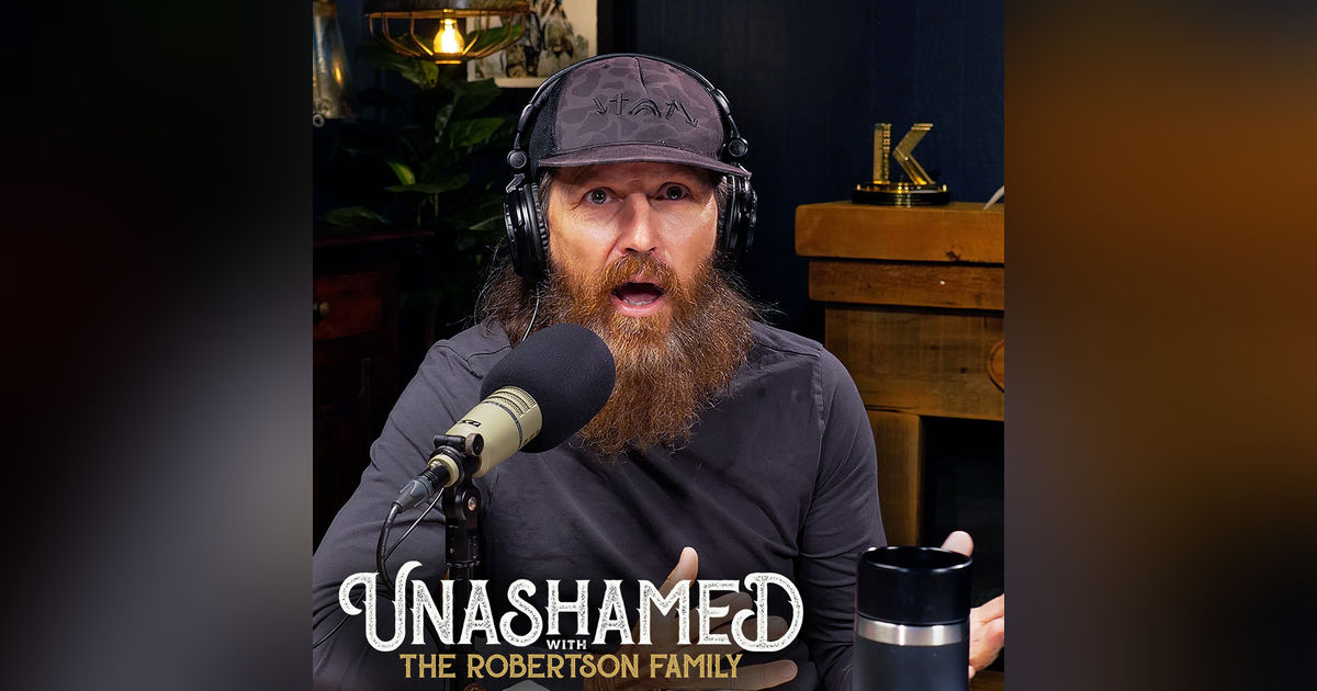 Ep 1118 | Jase Gets Bumped on Live TV & Phil’s Unreleased Recording Brings the Family to Tears