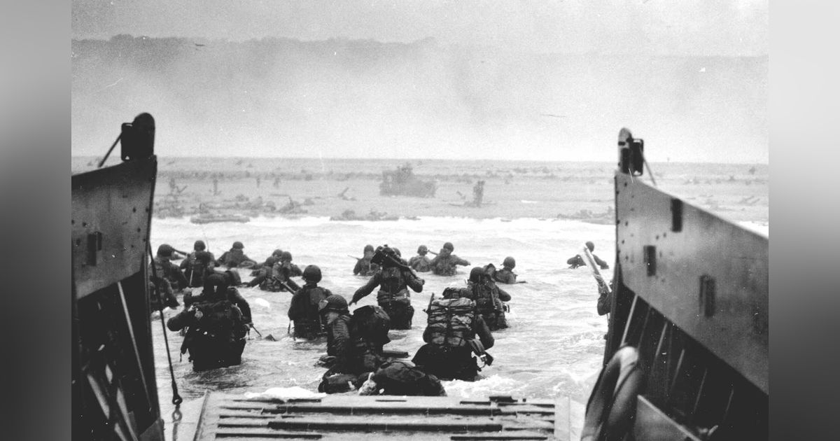 Warriors in their own Words: Richard Coombs: Crawling Through the Sands of Omaha