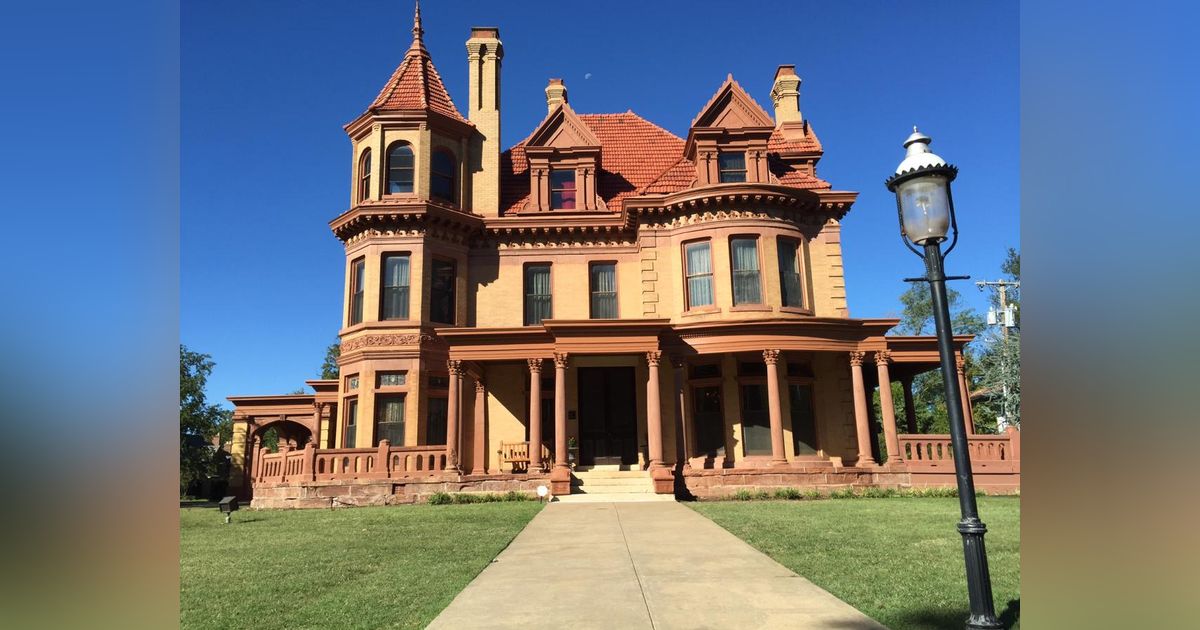 OklaTober - Haunted Overholser Mansion - Oklahoma City OklaTober - Haunted Overholser Mansion - Oklahoma City