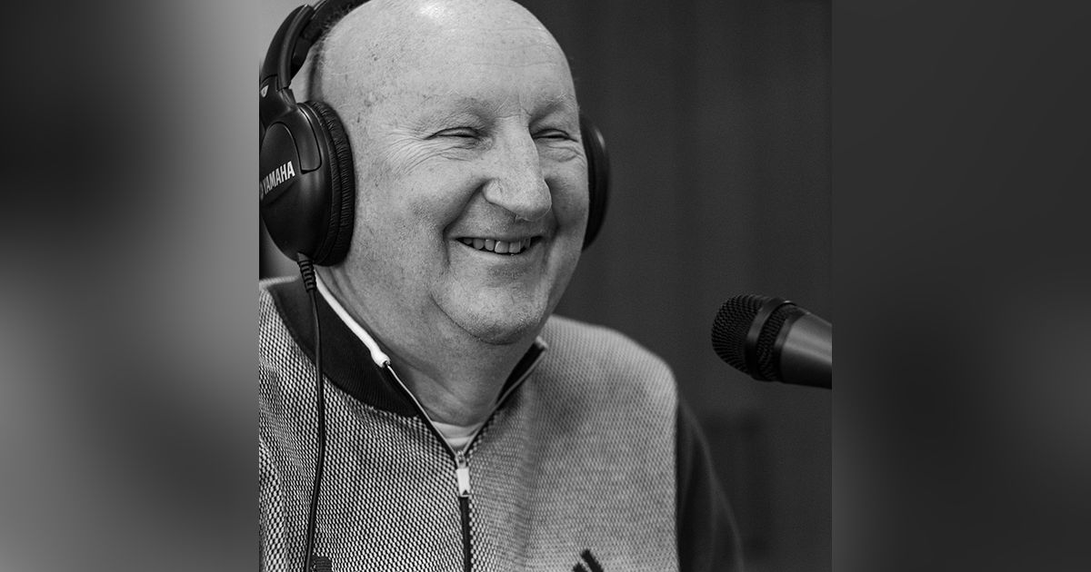 "Knock 'Em Dead" - Ridgedale Players - Interview with director Bill Hellybuck "Knock 'Em Dead" - Ridgedale Players - Interview with director Bill Hellybuck