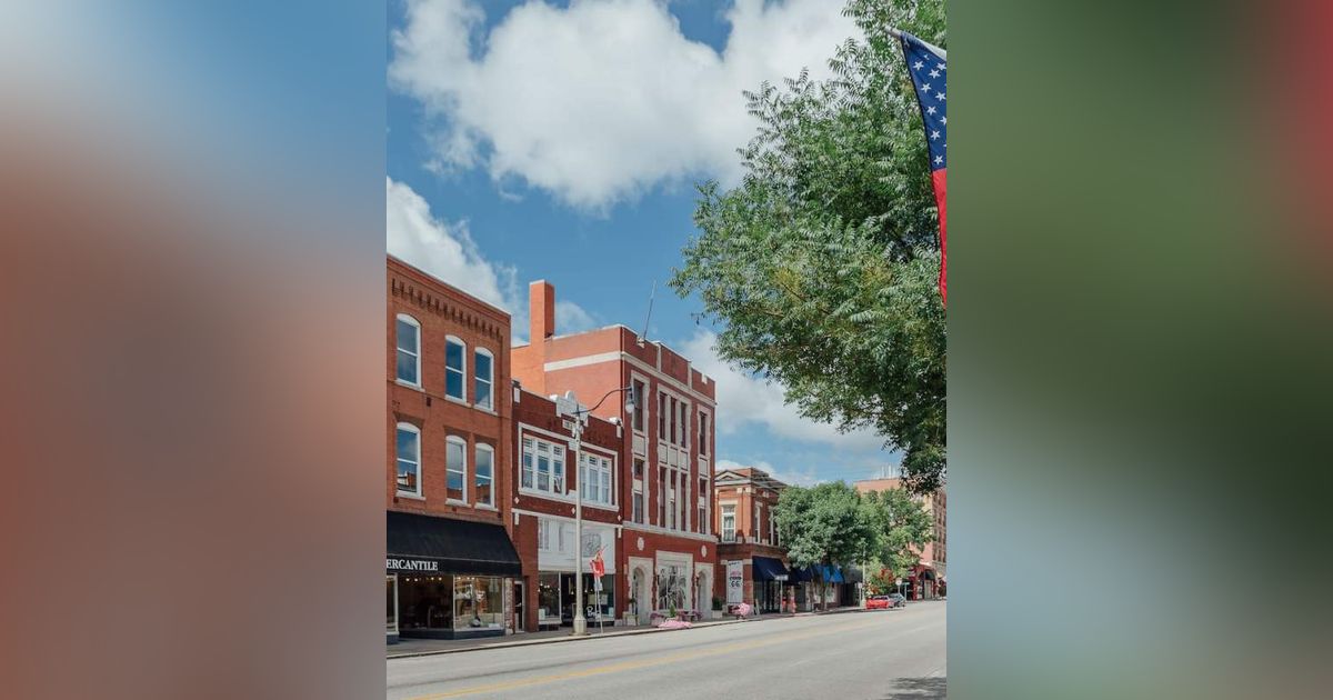 If you stay here does that make you the mayor of Route 66? If you stay here does that make you the mayor of Route 66?