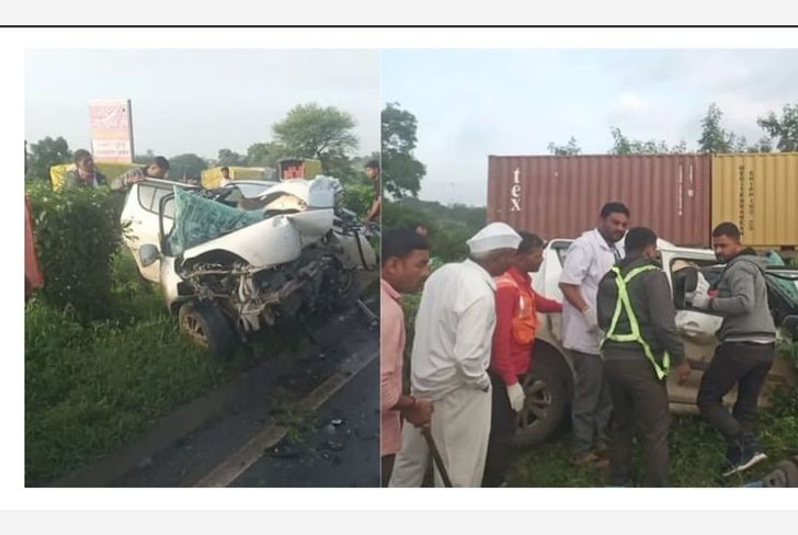 अपघातानंतर कारचा झाला चक्काचूर