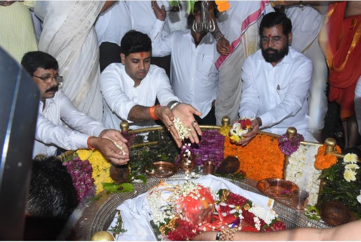 मुख्यमंत्र्यांनी घेतले भीमाशंकरांचे दर्शन