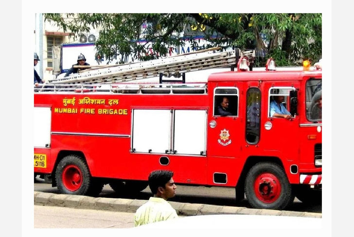 पाचजणांना रुग्णांलयात उपचारासाठी दाखल