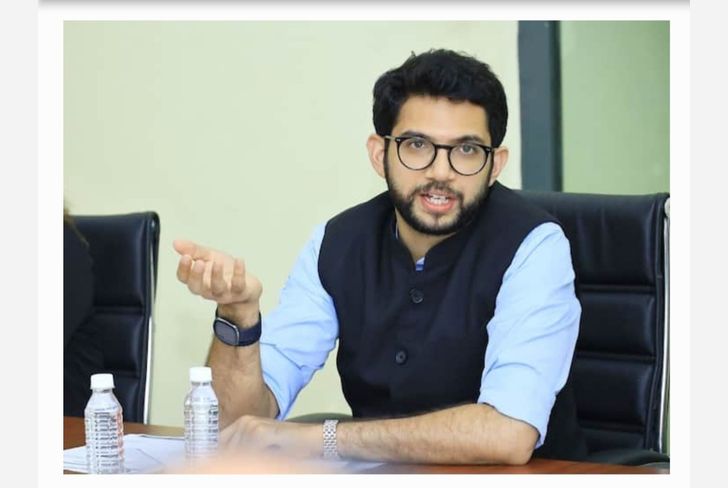 आदित्य ठाकरेंचा निवडणूक आयोगालाच केला सवाल