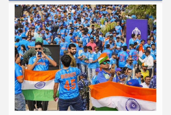 फक्त एकच जल्लोष इंडिया -इंडिया जयघोषाने अवघं स्टेडियम परिसर दुमदुमला
