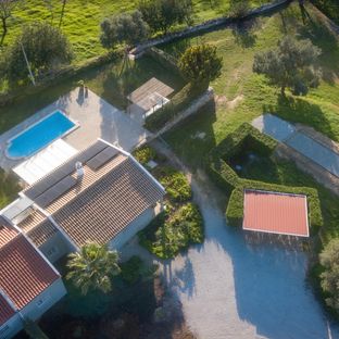 Villa do Auro l Zonnig terras met groot zwembad en mooi uitzicht 