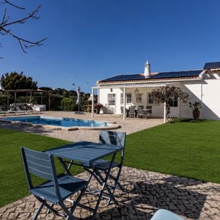 Villa do Auro l Zonnig terras met groot zwembad en mooi uitzicht 