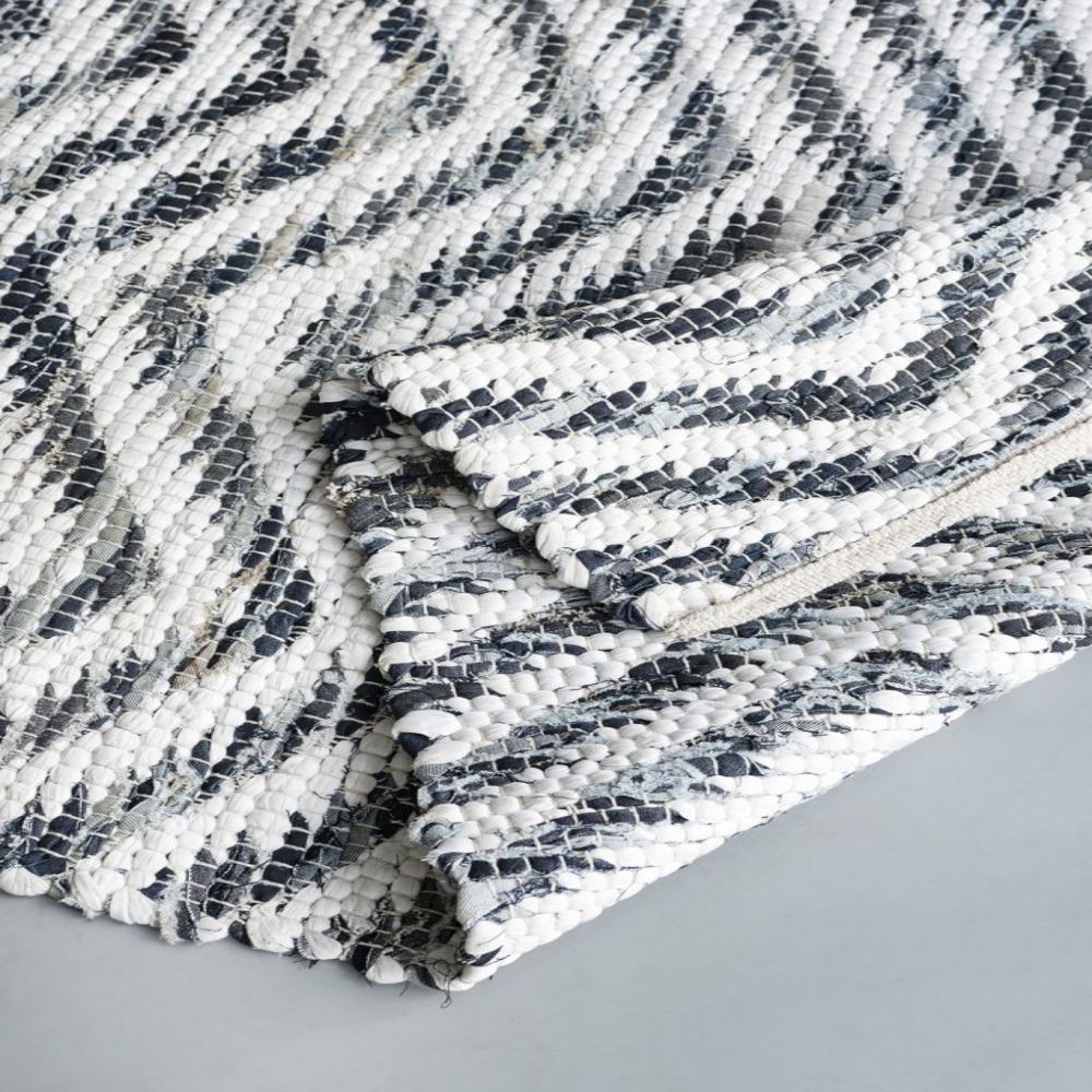 White & Black Cotton Rugs