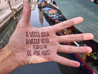 A veces sola. A veces rota. Pero llena de amor propio.