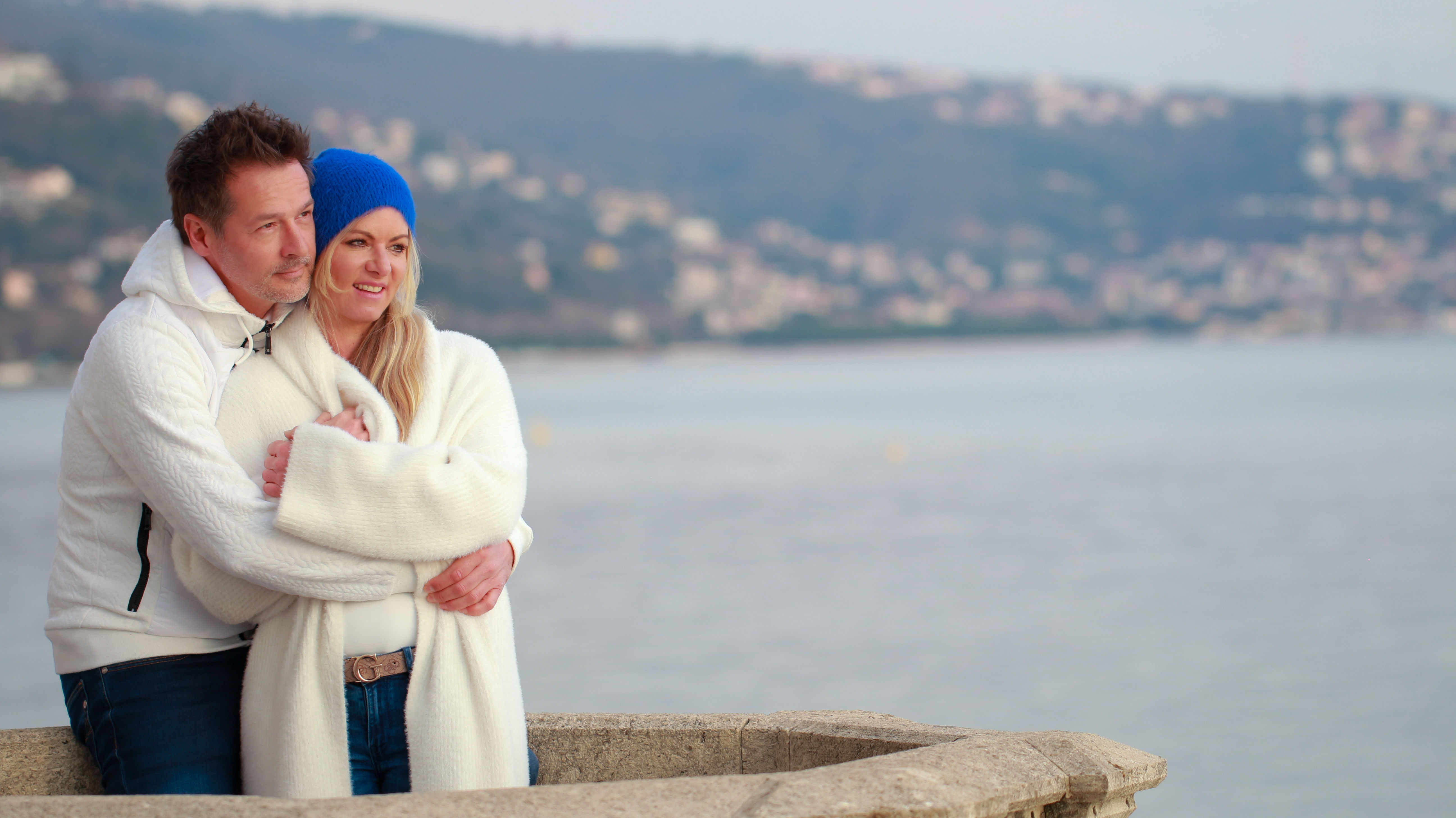 Candid portraits by the sea