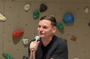 Václav Dolejší o politice, Eliška Jirásková o filmech