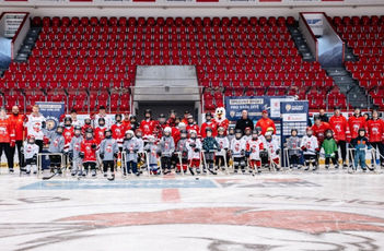 Sobotní dopoledne v olomoucké plechárně patřilo začínajícím hokejistům. Akce Pojď hrát hokej přilákala více než dvacet zájemců