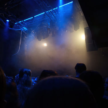 Přeju si hudbou léčit všechny ostatní! Objev roku 2024 znovu navštívil Olomouc