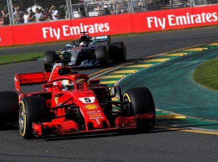 Sebastian Vettel a Lewis Hamilton při Velké ceně Austrálie