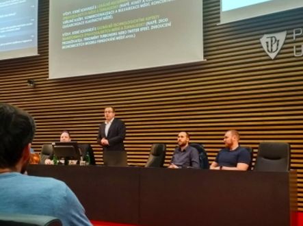 Václav Moravec odpovídá na dotazy z publika