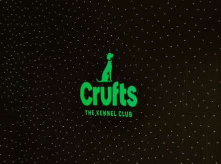 Logo CRUFTS ve finálové aréně