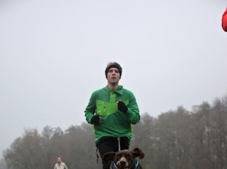 Závodník Jan Katzer se svým psem