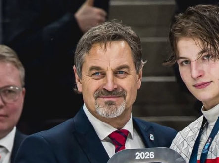 Kapitán stříbrných hokejistů na juniorském Mistrovství světa 