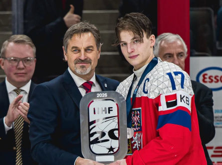 Kapitán stříbrných hokejistů na juniorském Mistrovství světa 