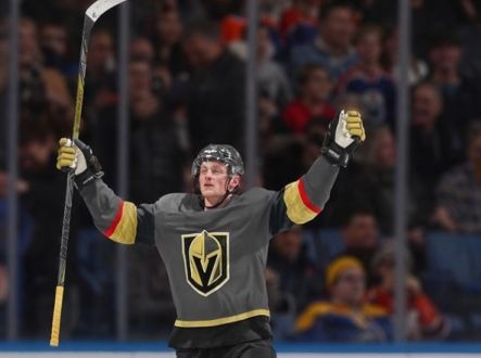 Jack Eichel v dresu svého nového zaměstnavatele. 