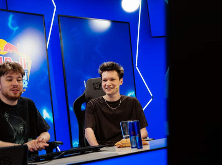 Offline finále turnaje Red Bull Ultimátní Streamer (Enrik a HaiseT)