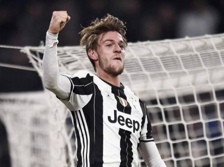 Daniele Rugani slaví branku do sítě Dinama