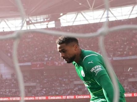 Sadio Mané využil zaváhání Steffena a přidává druhý gól pro Liverpool