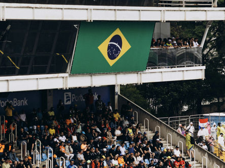 Tribuna na cílové rovince Velké ceny Brazílie Formule 1