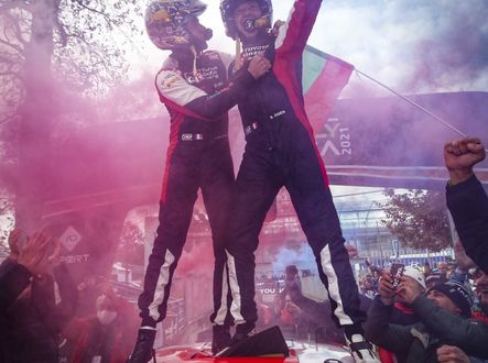 Sébastian Ogier a jeho spolujezdec Julien Ingrassia slaví osmý titul mistrů světa. Pro oba je také poslední.