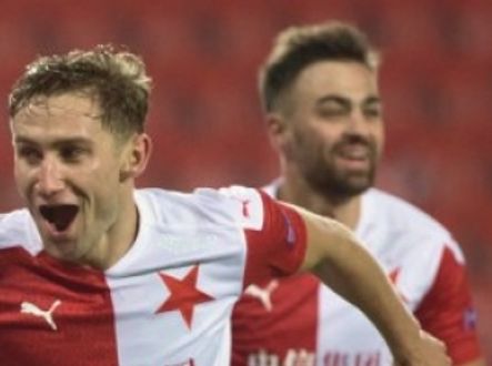 Jan Kuchta a Abdallah Sima radující se z gólu