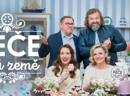 Moderátoři Václav Kopta a Tereza Bebarová (vlevo) a porotci Josef Maršálek a Michaela Landová (vpravo)