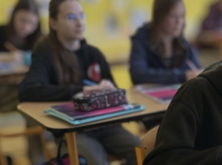 ukrajinská žákyně ve výuce