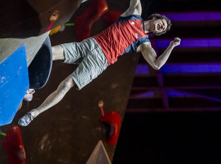 Adam Ondra získal zlato na SP v boulderingu ve švýcarském Meiringenu