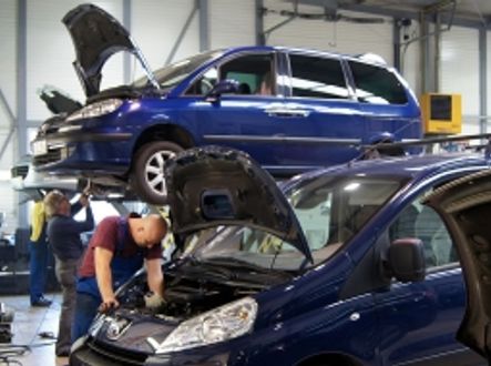 Autoservisy by potřebovaly více zakázek