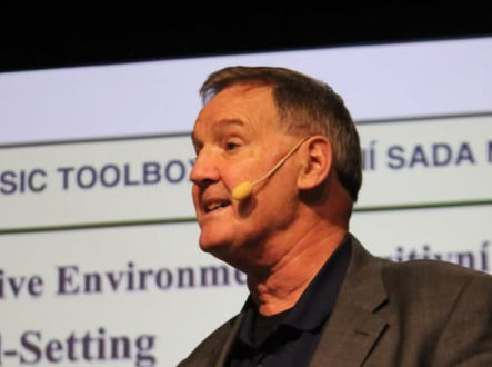 David Scott na konferenci sportovní psychologie v praxi